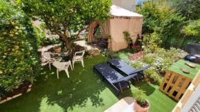 Super Flat, Garden. Bnbrickeys